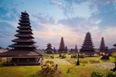 Temple de Besakih. - WitthayaP / Shutterstock.com