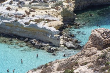 Baignade dans les eaux de Lampedusa. - Gandolfo Cannatella - iStockphoto