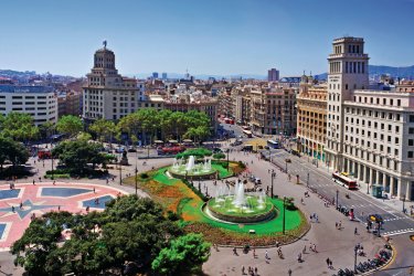 Place de la Catalogne - nito - Shutterstock.com