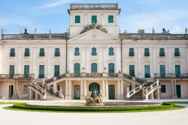 Le château Eszterháza. - andras_csontos - Shutterstock.com