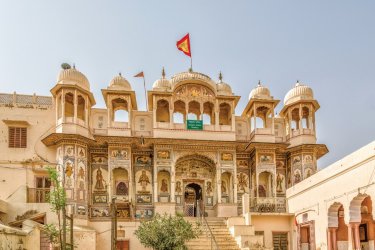 Temple hindou à Mandawa. - Waupee - iStockphoto