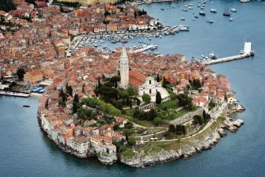 Vue aérienne de Rovinj. - Predrag Vuckovic - iStockphoto
