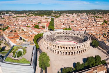 Les arènes de Nîmes. saiko3p - Shutterstock.com