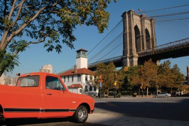Pont de Brooklyn vu depuis Old Fulton Street quartier de Brooklyn. - Author's Image
