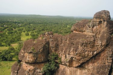 Panorama verdoyant au faîte des grottes de Missirikoro - Morgane VESLIN