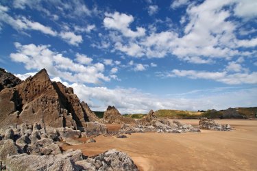 Three Cliffs Bay - Louis16 - iStockphoto.com