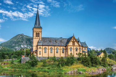 Eglise de Kabelvåg. - Lukasz - iStockphoto