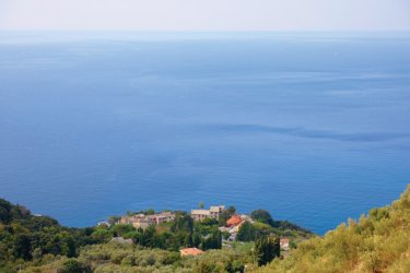 Framura. - Ekspansio - iStockphoto