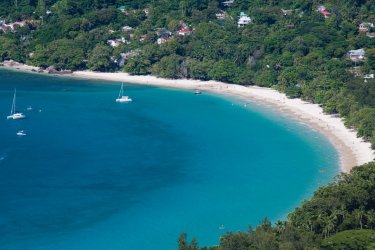 Plage de Beau Vallon. - Gerard Larose - Office du tourisme des Seychelles