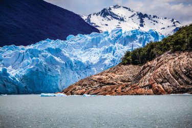 Glacier Perito Moreno. - btrenkel - iStockphoto.com