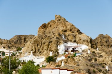 Maisons troglodytes de Guadix. - Adwo - Shutterstock.com
