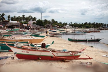 Plage de Madridejos couverte de bangkas à Bantayan. - Arnaud Bonnefoy