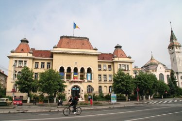 L'hôtel de ville de Târgu Mureş. - Stéphan SZEREMETA