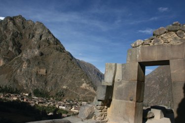 La forteresse inca domine la ville d'Ollantaytambo. - Stéphan SZEREMETA