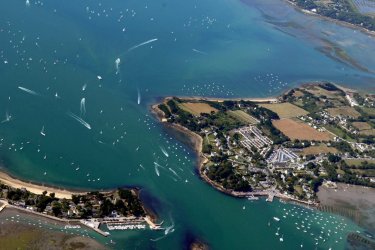 La pointe du Monteno dans le golfe du Morbihan RICHARD VILLALON - FOTOLIA