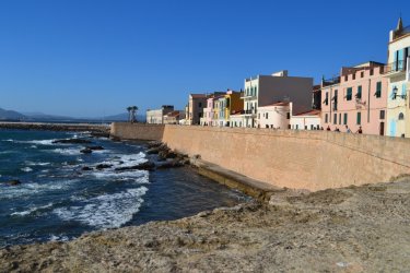La cité catalane-aragonaise d'Alghero sur la côte ouest. - Camille RENEVOT