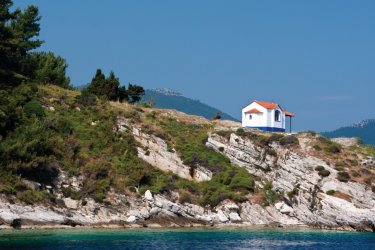 Petite maison typique grecque sur l'île de Thassos. - Whitewizzard - iStockphoto