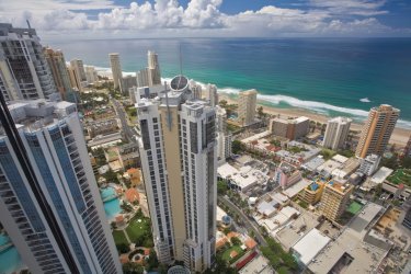 La Gold Coast, Queensland. - Patrickoberem - iStockphoto