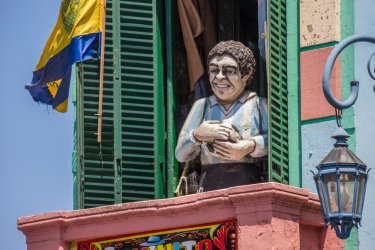Statue de Maradona dans le quartier de La Boca, Buenos Aires. - Marc Venema - Shutterstock.com