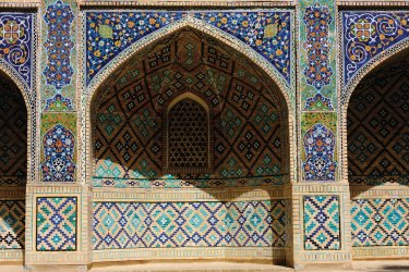 Détail de la façade principale de la madrasa Nadir-Divanbeg, ensemble Liab-i-Khaouz. - Patrice ALCARAS
