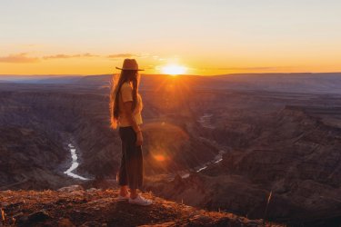 Coucher de soleil sur Fish River Canyon. - Anastasiia Shavshyna - iStockphoto.com