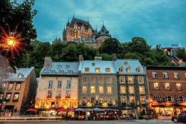 Agréables terrasses du Vieux-Québec. - grandriver - iStockphoto.com