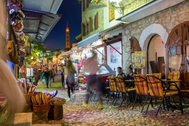 Rues animées de Mostar. - Zurijeta / Shutterstock.com