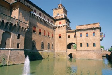 Castello Estense. - Author's Image