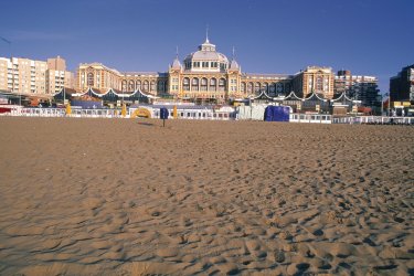 Le littoral de La Haye présente une bien jolie façade. - Henri Conodul - Iconotec