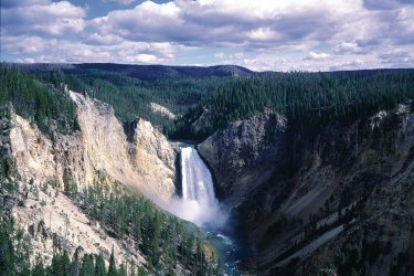 Cascade, Yellowstone National Park. - John Frechet - Iconotec
