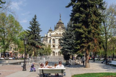 La fontaine chantante devant le Théâtre National - kmn-network