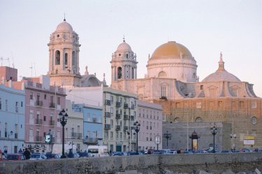 Cathédrale de Cadix et église Santa Cruz. - Maria D'Amore - Iconotec