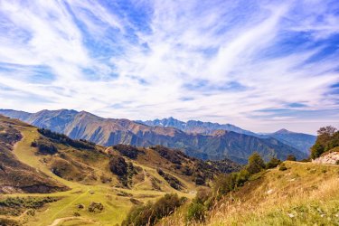 Paysage du Couserans. Warpedgalerie - stock.adobe.Com