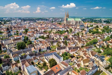 La ville de Chartres. - Leonid Andronov - Shutterstock.com