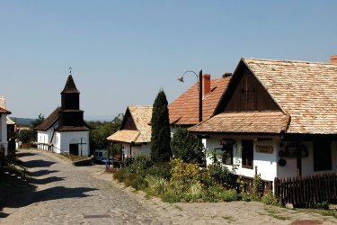 Église et maisons traditionnelles de Hollókő. - S.Nicolas - Iconotec
