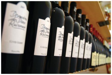 Bouteilles de vins de la région. Jean Frédéric TISSIER
