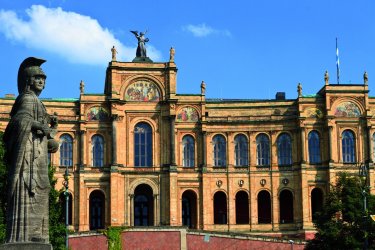 Maximilianeum, le siège du gouvernement d'État de Bavière. - Lawrence BANAHAN - Author's Image