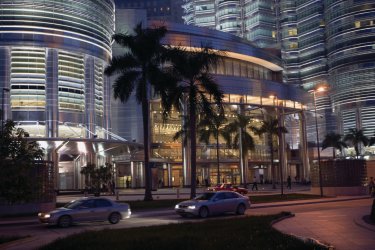 Tours Petronas - Yukiko Yamanote - Iconotec