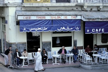 Terrasse d'un café du petit Socco. Thierry Lauzun - Iconotec