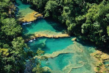 Les piscines naturelles de Semuc Champey. - Hbrizard - iStockphoto