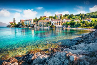 Le village de Fiskardo. - Andrew Mayovskyy - Shutterstock.com