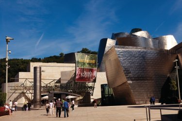 Le musée Guggenheim, une structure en titane imaginée par l'architecte Frank Gehry. - Philippe GUERSAN - Author's Image
