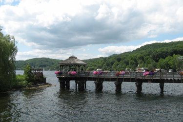 Le vieux pont de North Hatley sur le lac Massawippi. - Valérie FORTIER