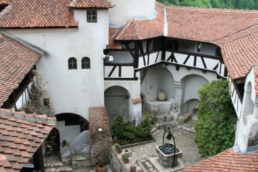 Cour intérieure du château de Bran. - Stéphan SZEREMETA