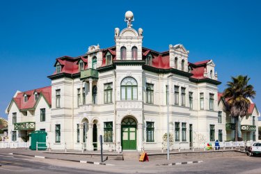 Bâtiment colonial à Swakopmund. - Majonit - Shutterstock.com