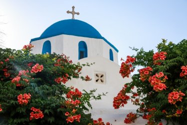 Eglise typique à Parikia. - Sabino Parente - Shutterstock.com