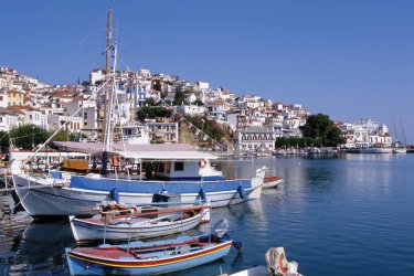 Le port de Skopelos. - Runamock - iStockphoto