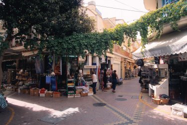 Rues du Laïki Gitonia, dans le quartier de Trypiotis. - Author's Image