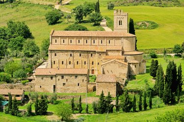 Abbaye de Sant'Antimo. - LianeM / Shutterstock.com