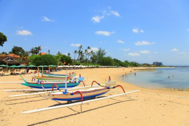 Plage de Sanur. - Deeepblue / Shutterstock.com